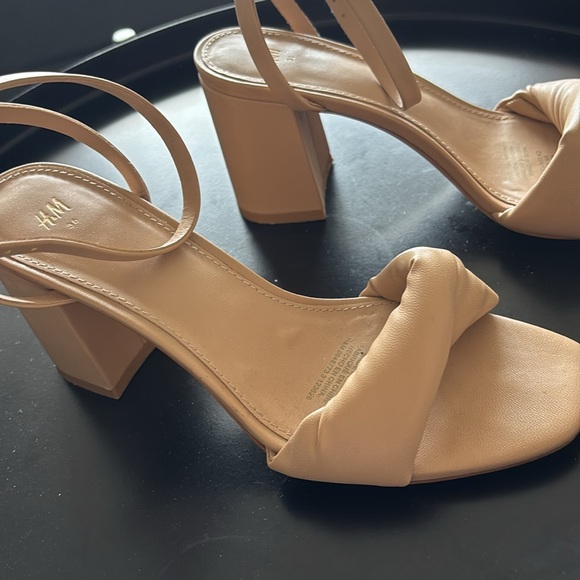 Twisted-strap Sandals - Picture 7 of 13